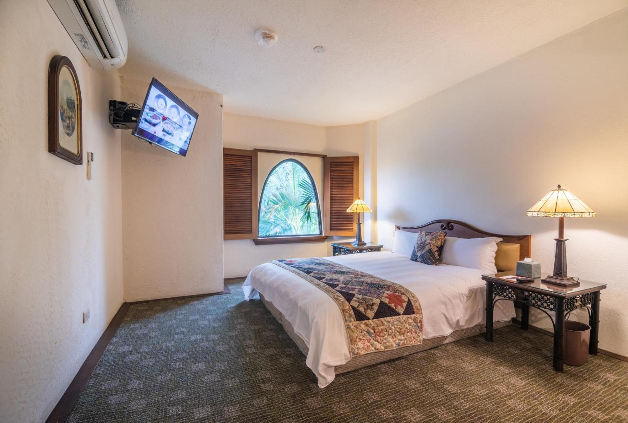 Promisedland Resort & Lagoon Shoufeng Esterno foto A room at the hotel