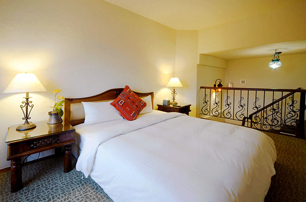 Promisedland Resort & Lagoon Shoufeng Esterno foto A bedroom at the hotel
