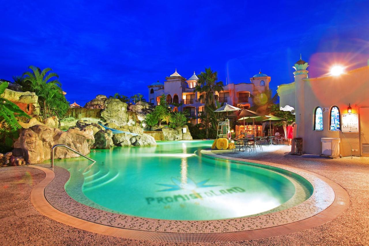 Promisedland Resort & Lagoon Shoufeng Esterno foto The pool at the Phoenician