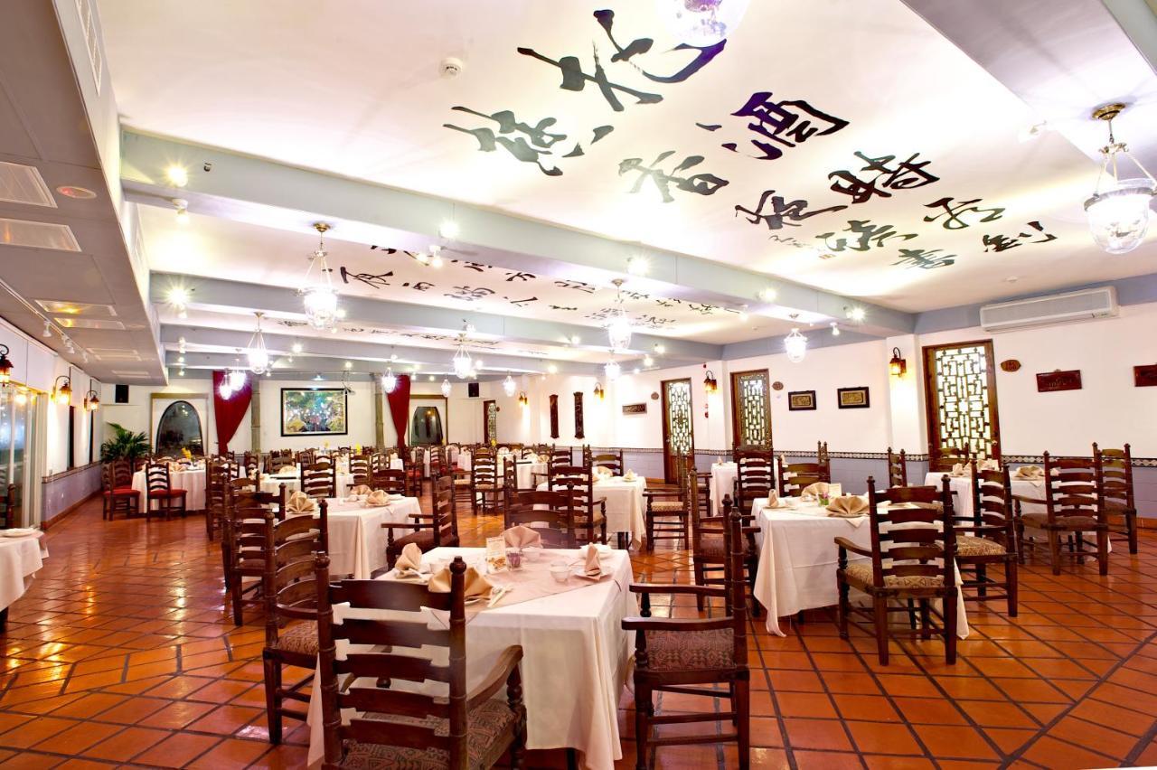 Promisedland Resort & Lagoon Shoufeng Esterno foto Restaurant in the hotel