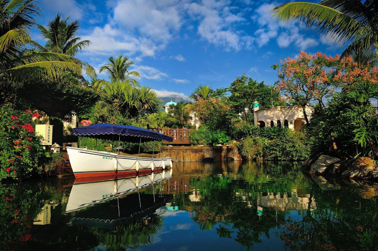 Promisedland Resort & Lagoon Shoufeng Esterno foto View of the canal