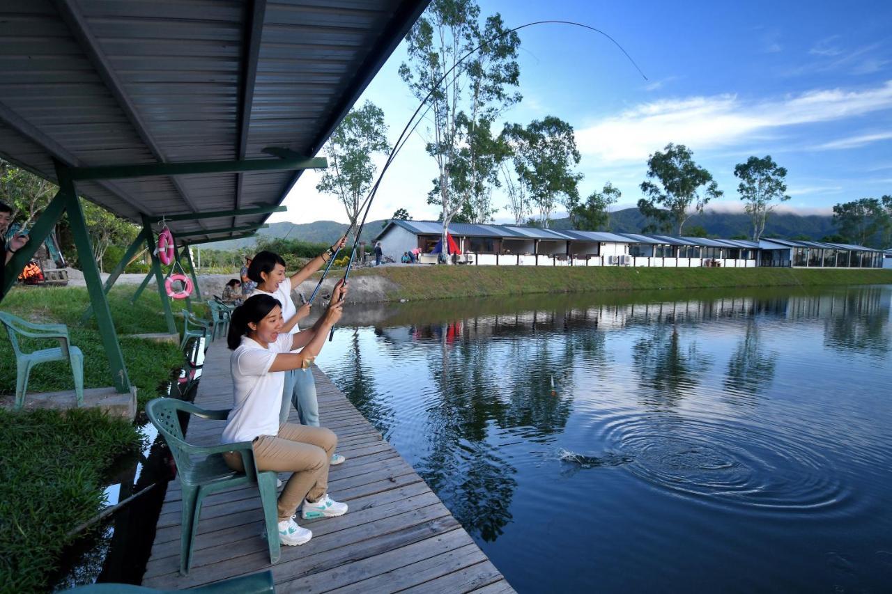 Promisedland Resort & Lagoon Shoufeng Esterno foto Fishing at the farm